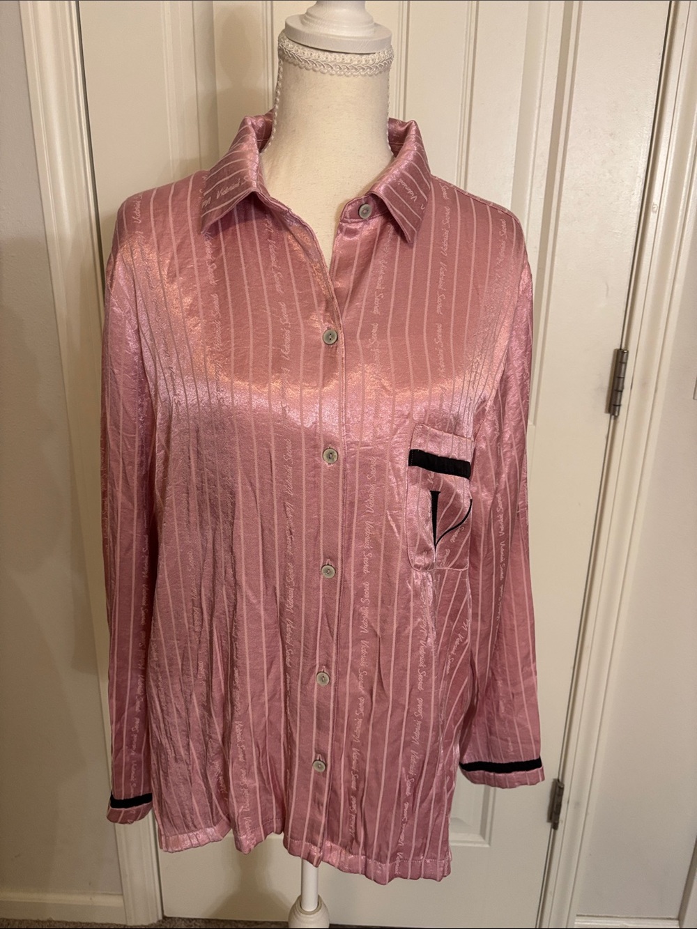 Victoria's Secret silky pajama set - large